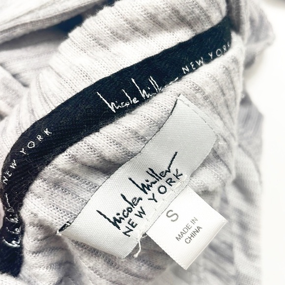 Nicole Miller gray/white ribbed lightweight sweater with hood - Picture 3 of 5